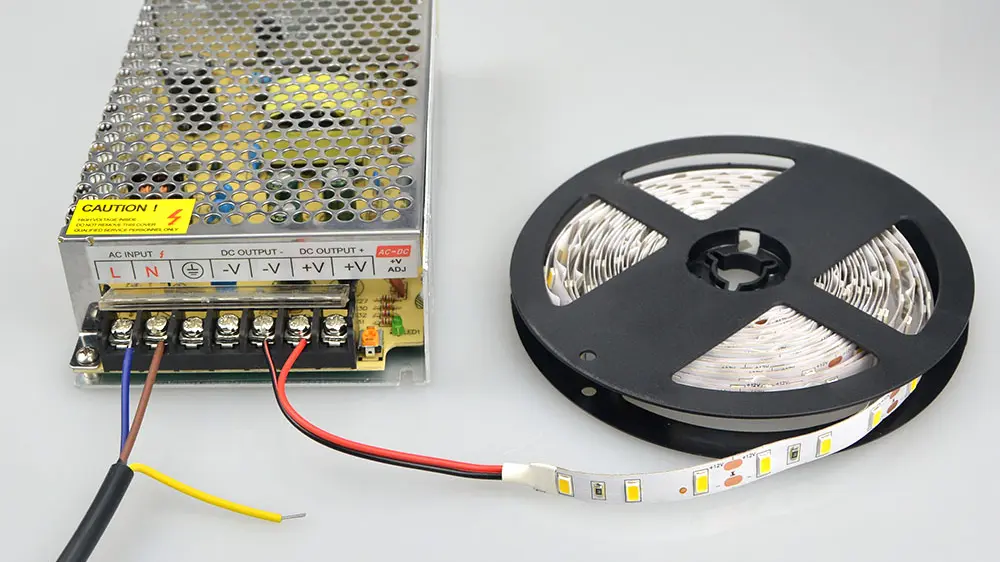 LED-strips aansluiten op voeding