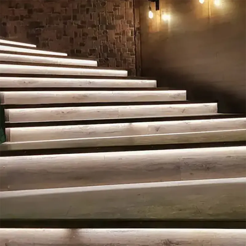 Tiras de LED COB en la iluminación de escaleras