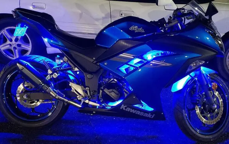 Fitas LED na iluminação de motociclos