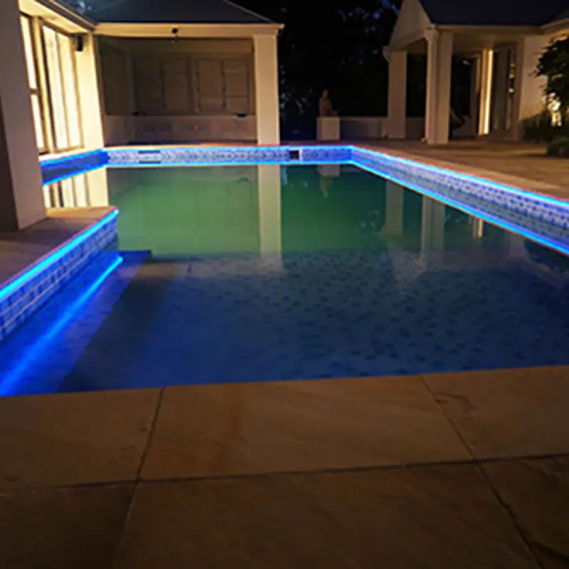 Fitas de LED na iluminação de bordas de piscinas 2