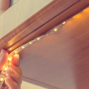 LED csíkok a pult alatt