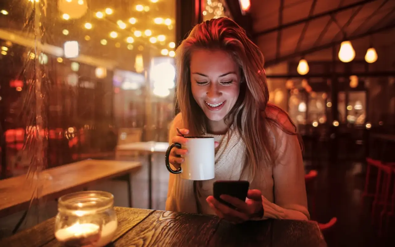 Understanding the Basics of Coffee Shop Lighting