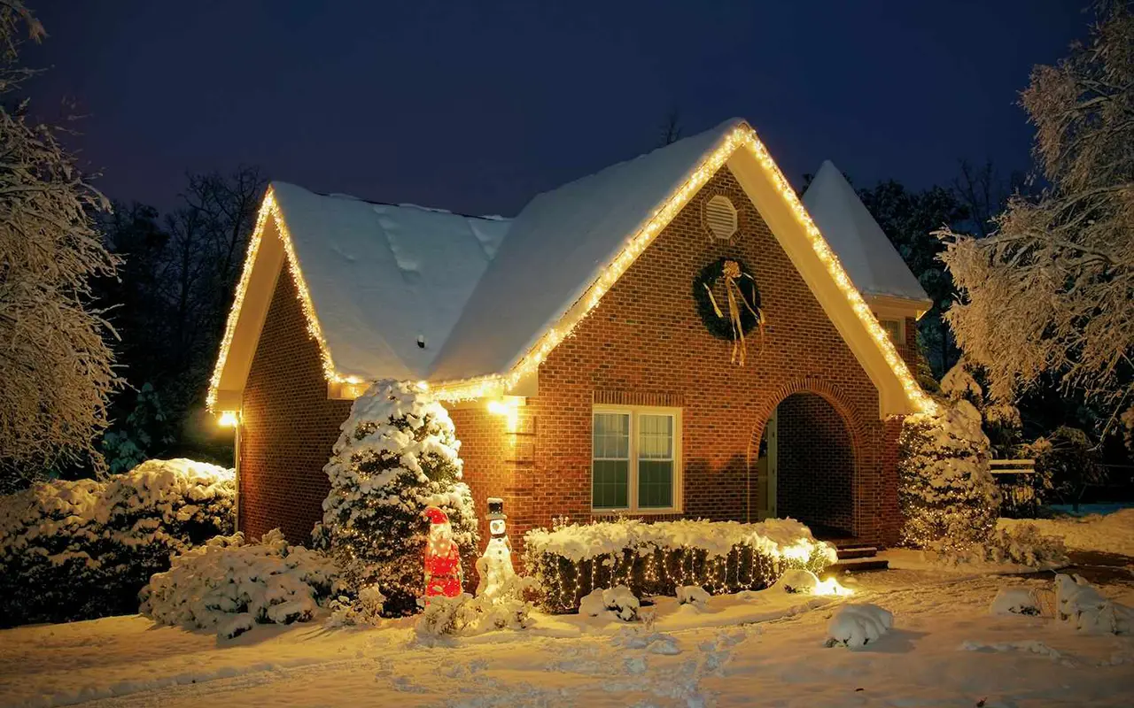 17. Holiday Lighting Ideas