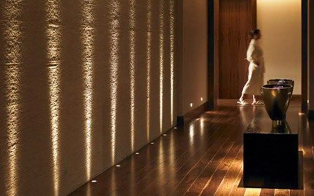 19. Accent Lighting to Enhance Wall Textures