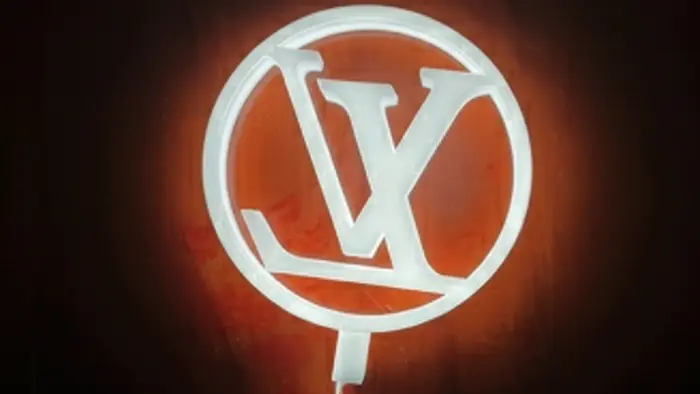 LV Logo 2